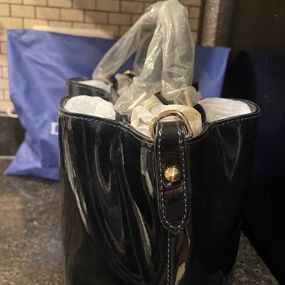 Patent Leather Dooney & Bourke bag - Picture 4 of 8